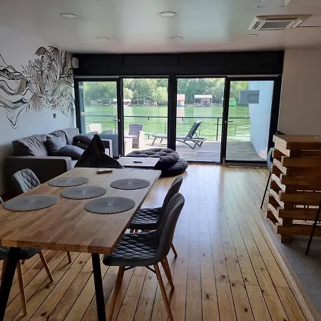 Guest house Swan 4*